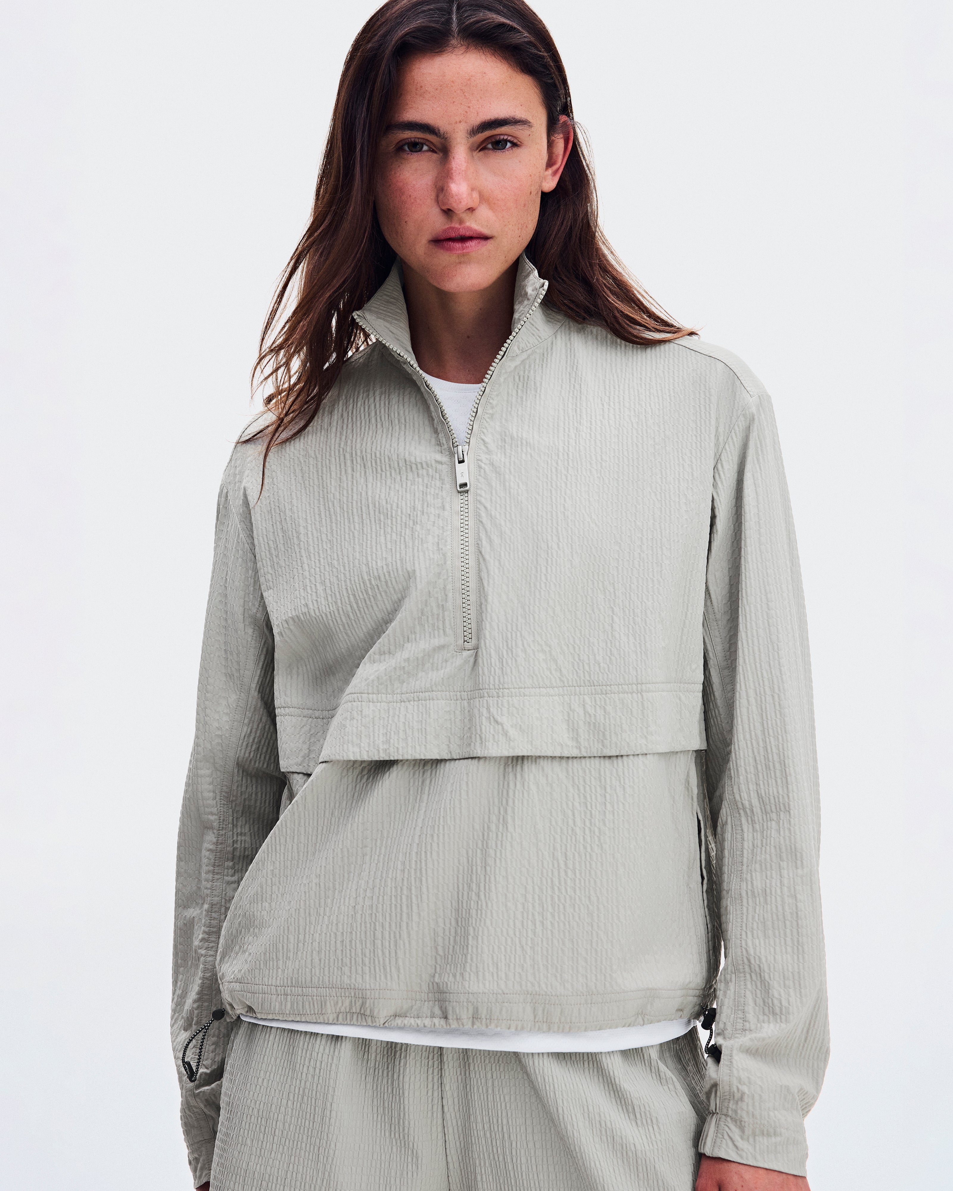 Polerón On Courtside 1/2 Zip Eaze Mujer Gris