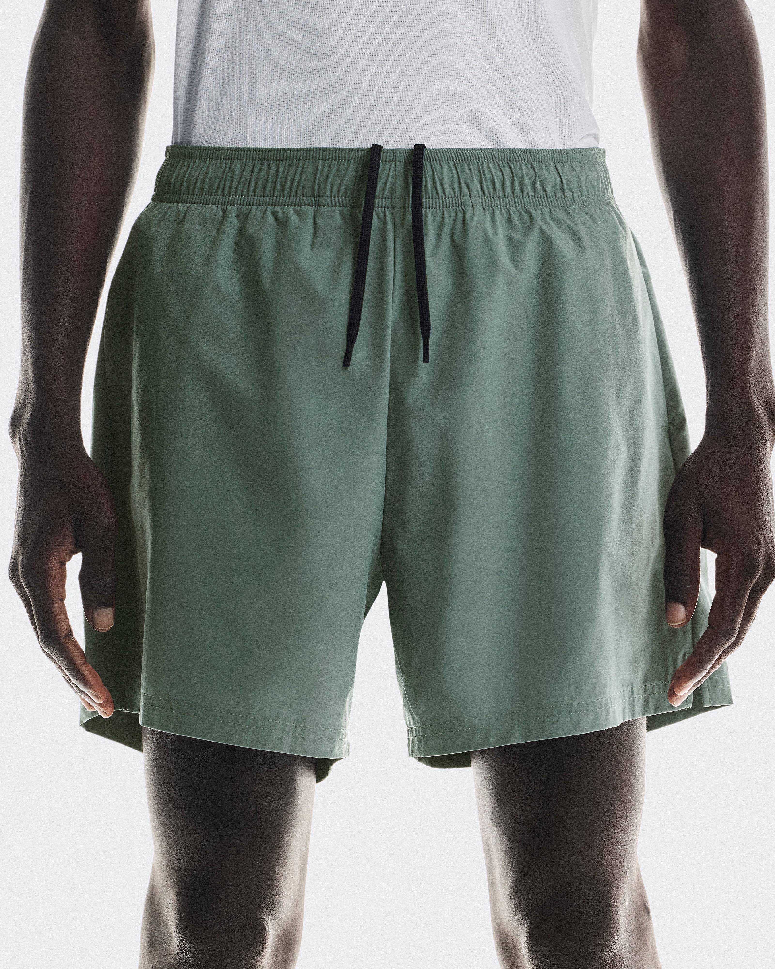 5" Core Shorts Short Hombre Verde