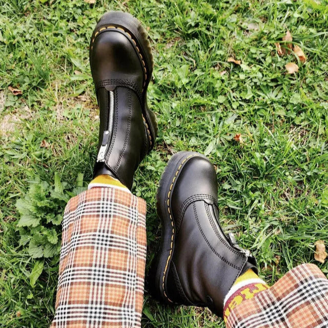 Bota Jetta Con Plataforma de Cuero Martens SNOBBY