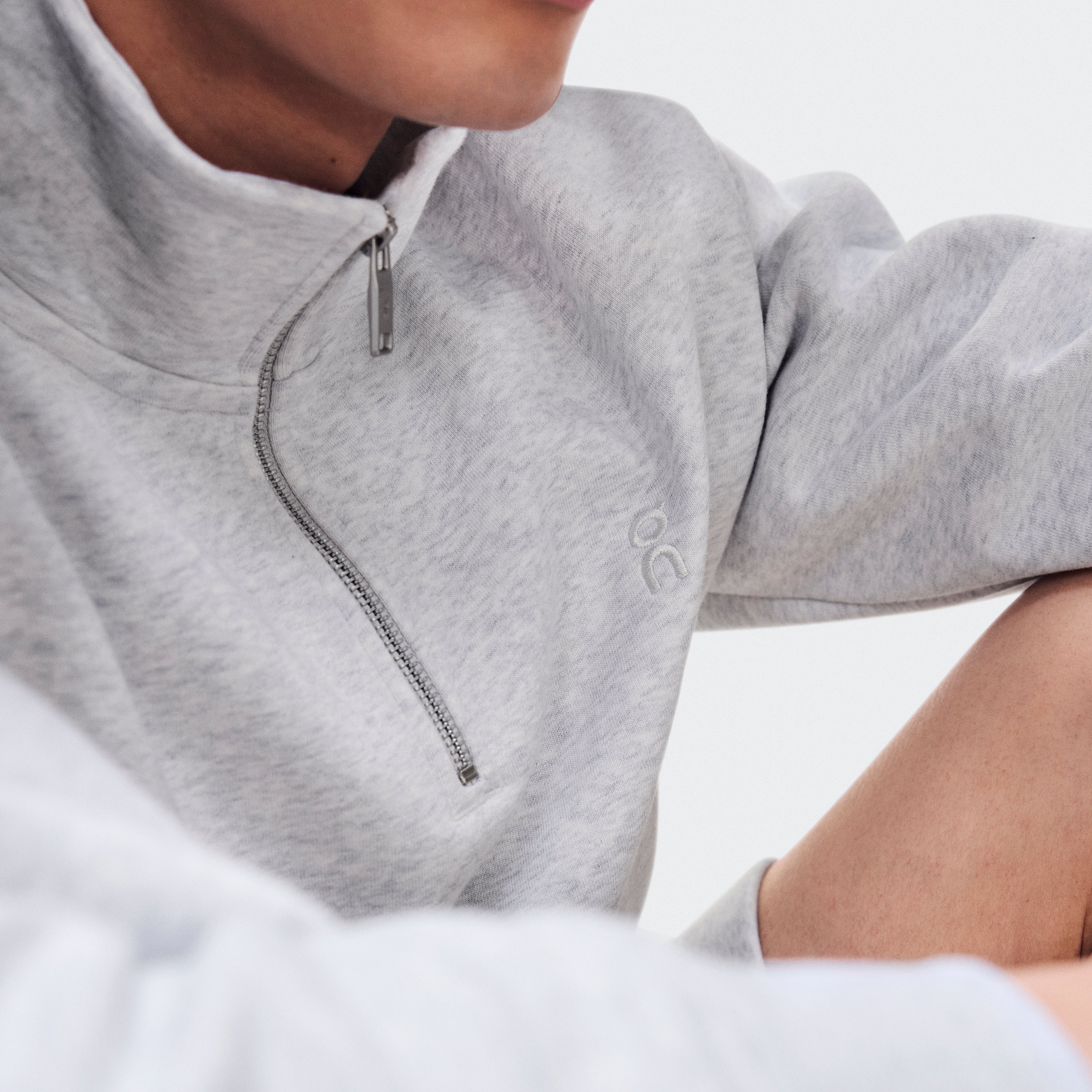 4 Zip Polerón Hombre Gris