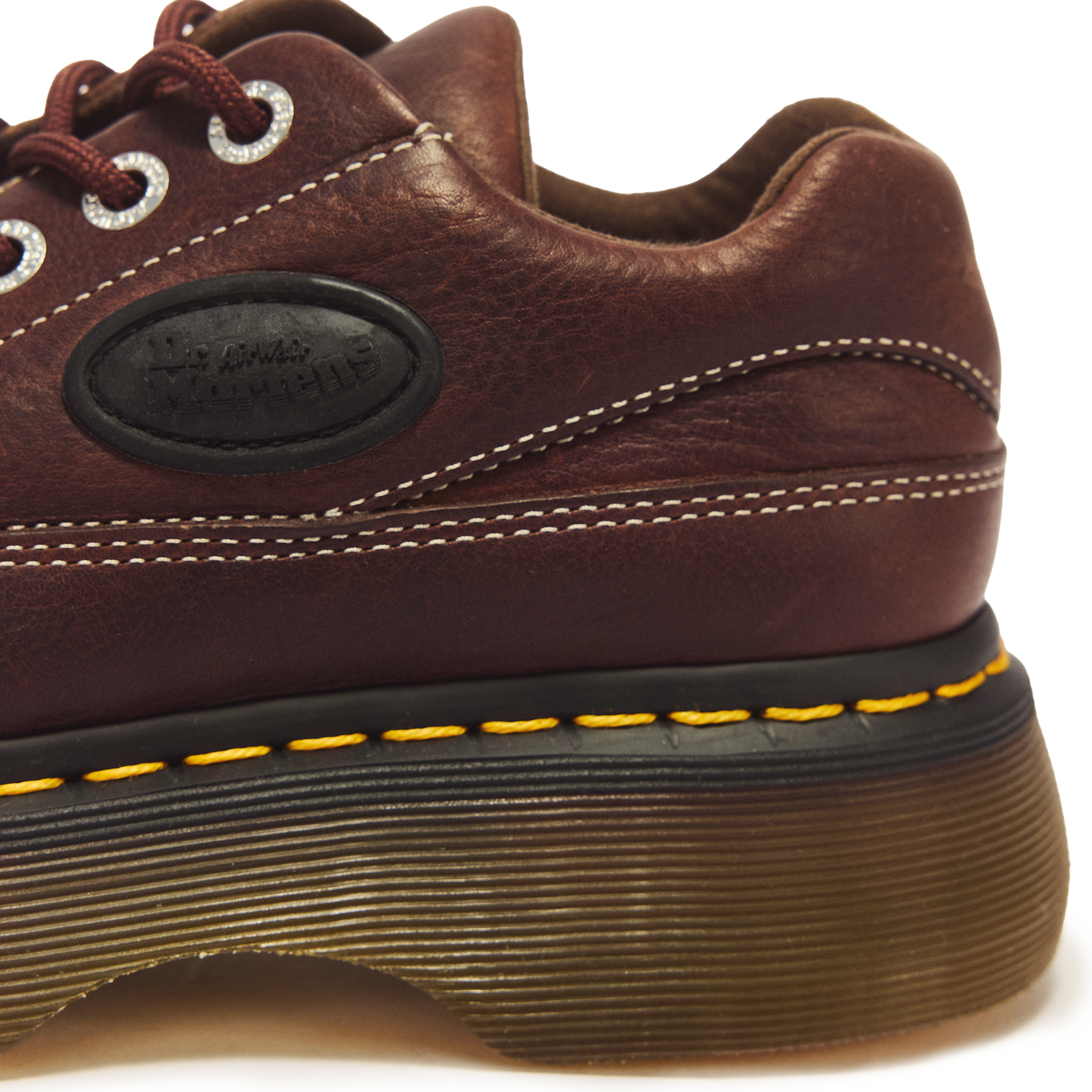 Zapatos Buzz de cuero Grizzly con 5 ojales Dr. Martens - vista trasera