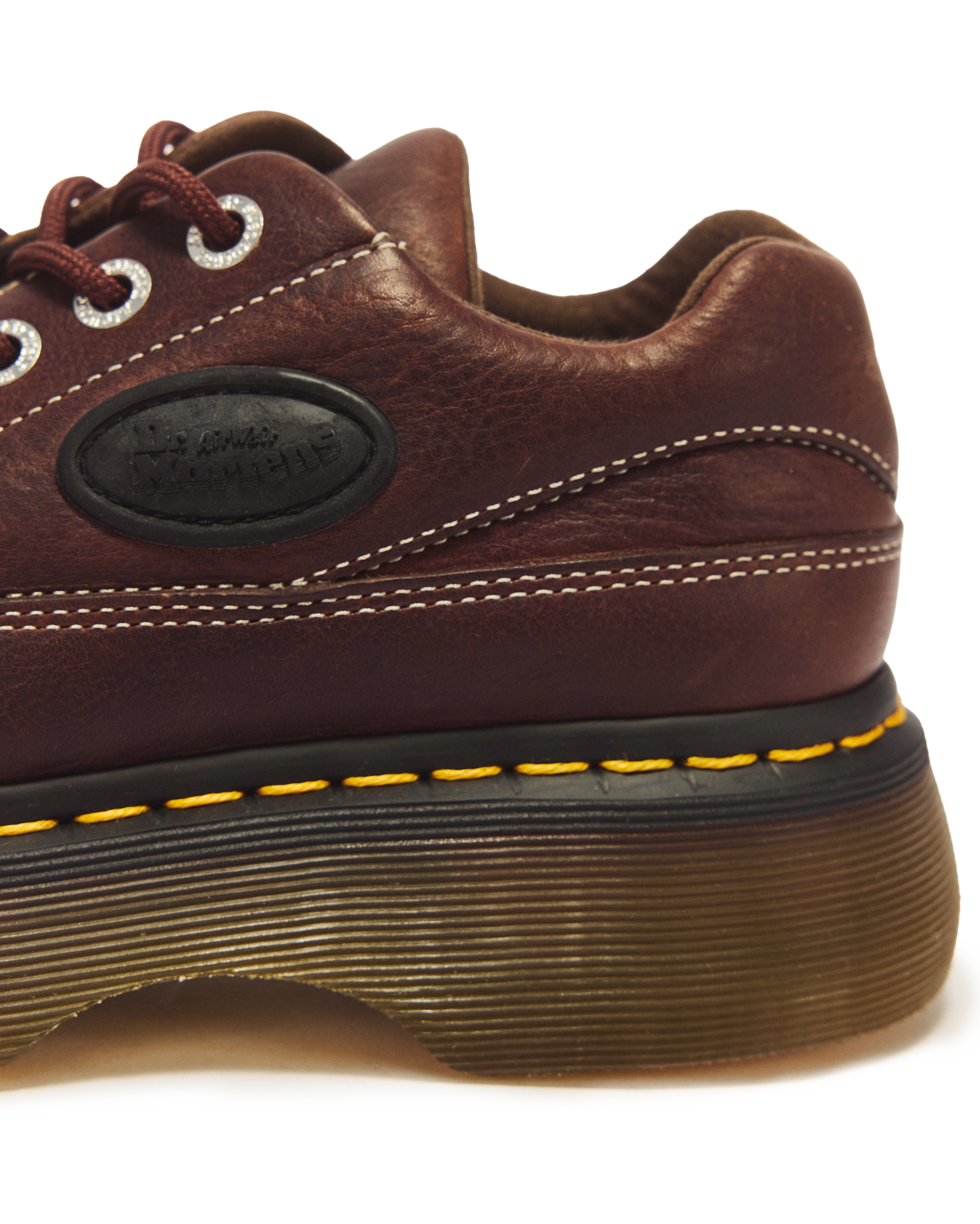 Zapatos Buzz de cuero Grizzly con 5 ojales Dr. Martens - vista trasera